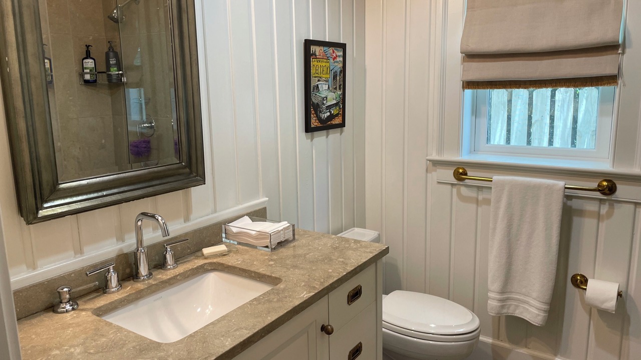 Photo of Bathroom in Dunmore Town