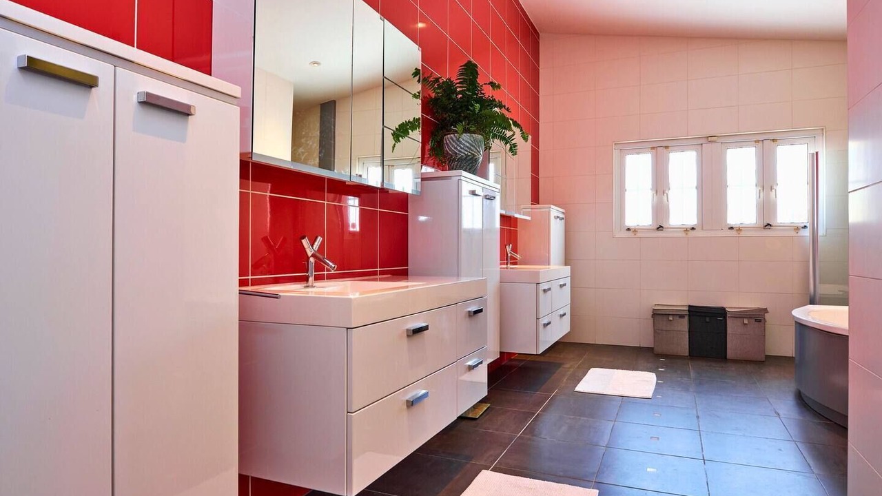 Photo of Bathroom in Oranjestad