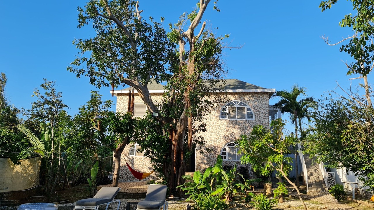 Photo of Patio Balcony in West End