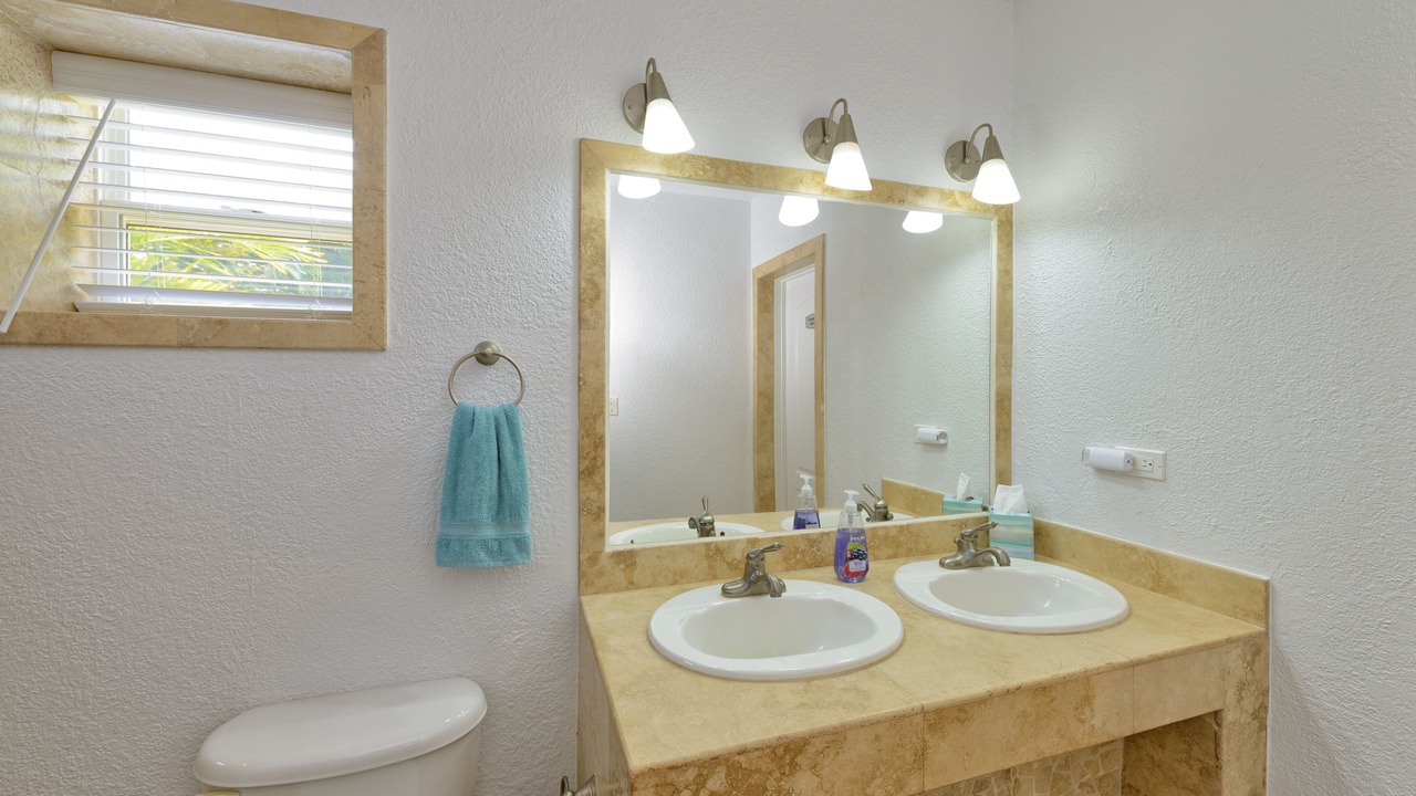 Photo of Bathroom in Placencia