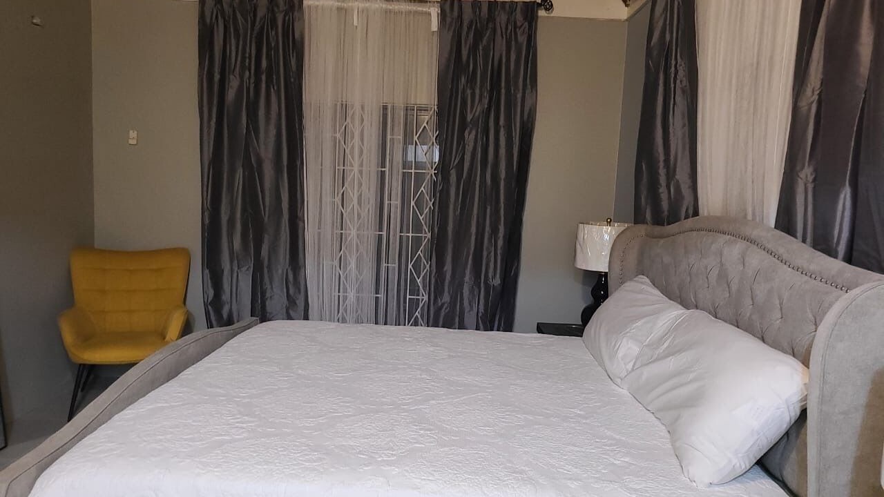 Photo of Bedroom in IronShore Estates
