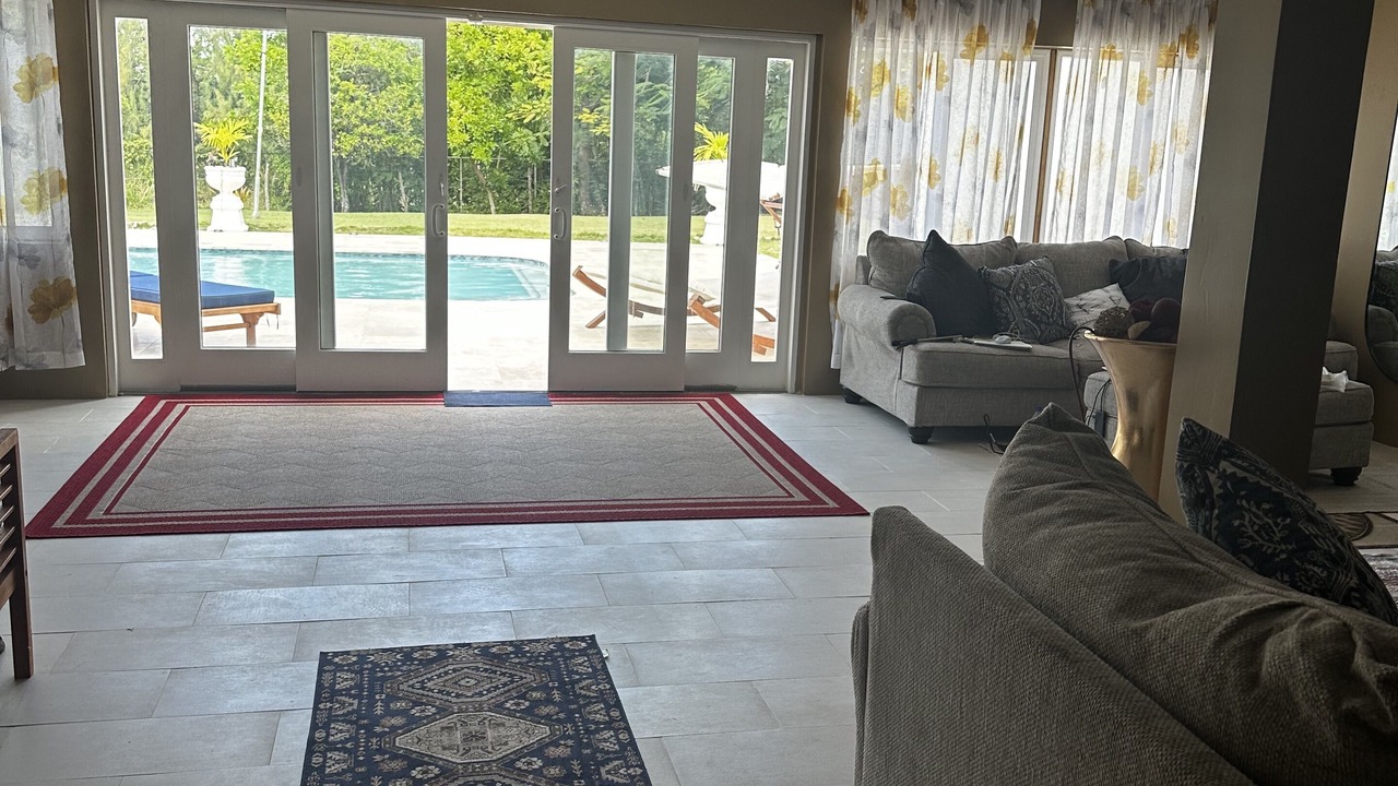 Photo of Livingroom in IronShore Estates