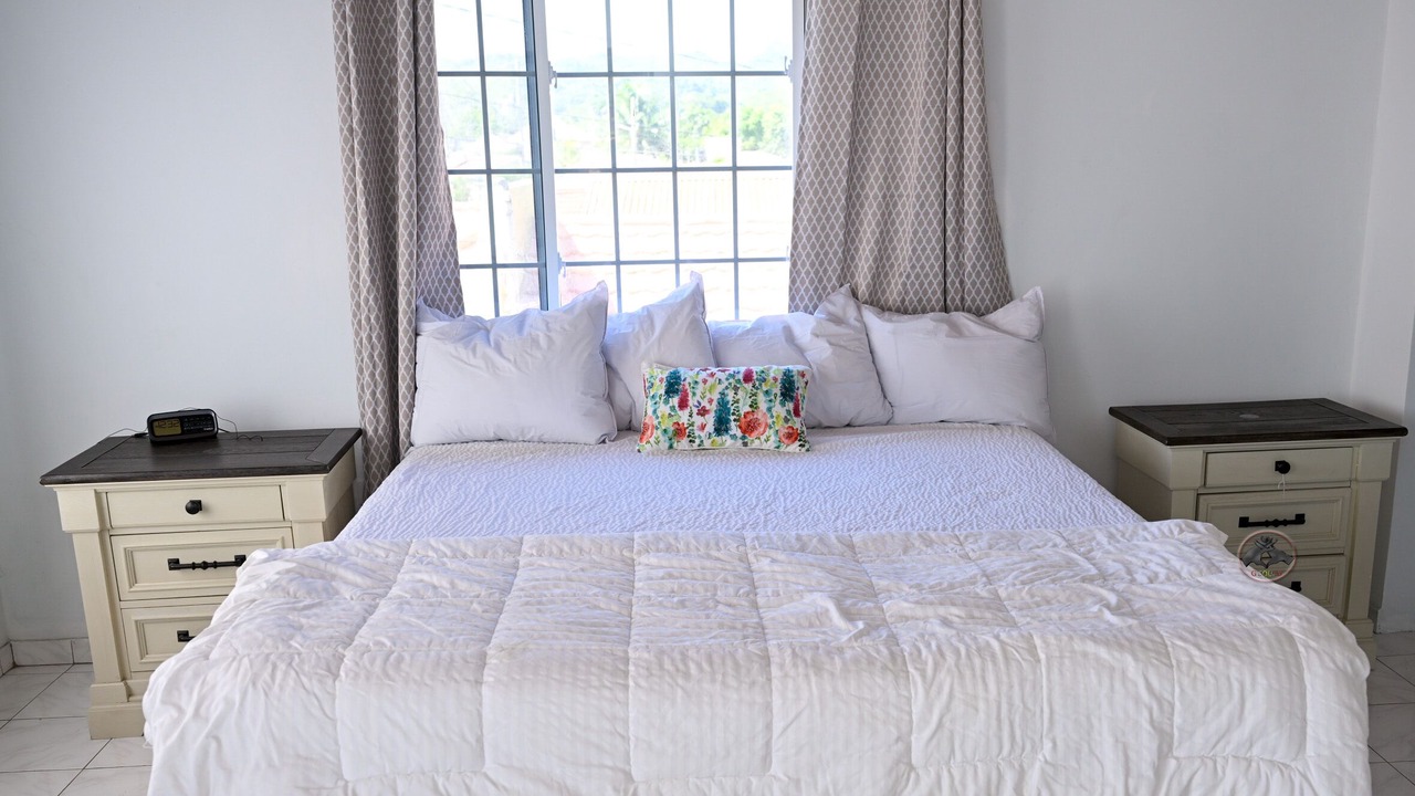 Photo of Bedroom in Spanish Town