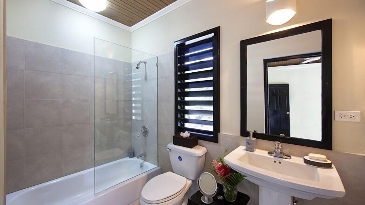 Photo of Bathroom in Tryall