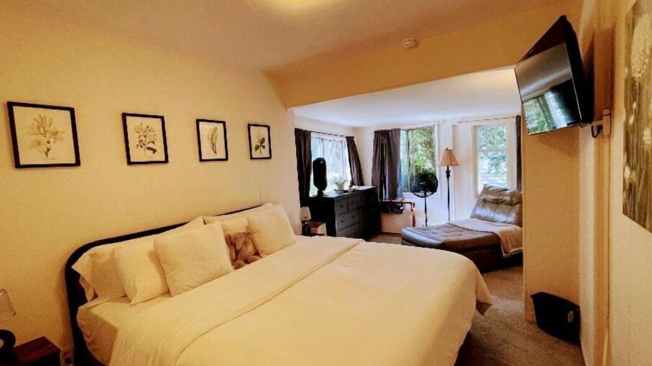 Photo of Bedroom in Sellwood-Moreland