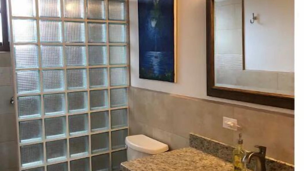 Photo of Bathroom in Caye Caulker