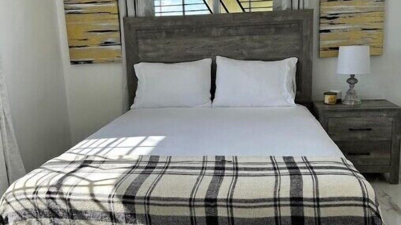 Photo of Bedroom in Spanish Town