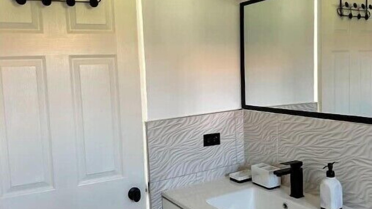 Photo of Bathroom in Spanish Town