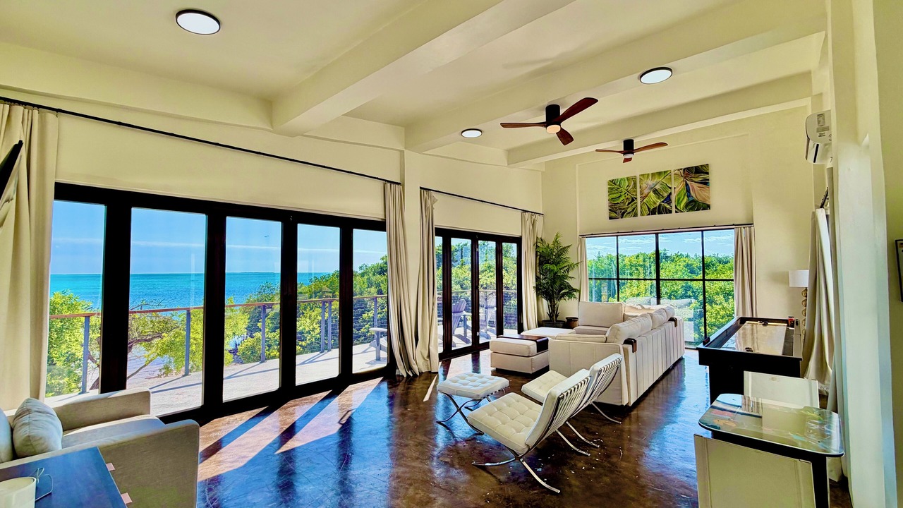 Photo of Livingroom in Boca Ciega