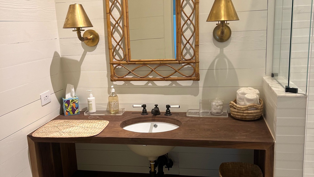 Photo of Bathroom in Dunmore Town
