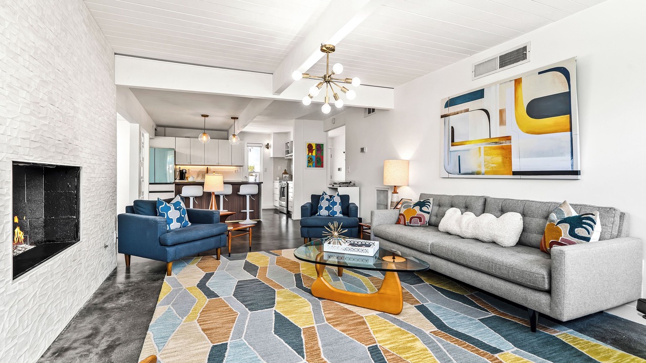 Photo of Livingroom in Racquet Club Estates