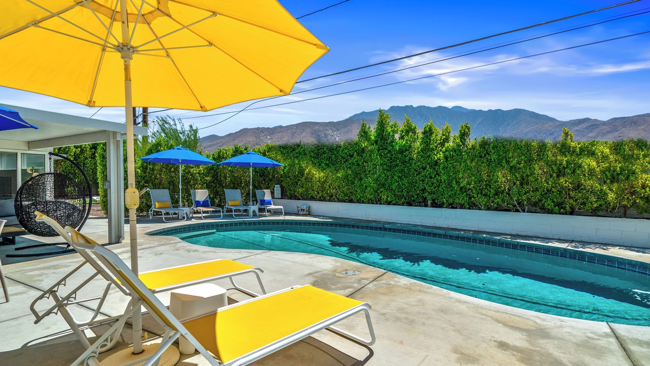 Photo of Outdoor in Racquet Club Estates