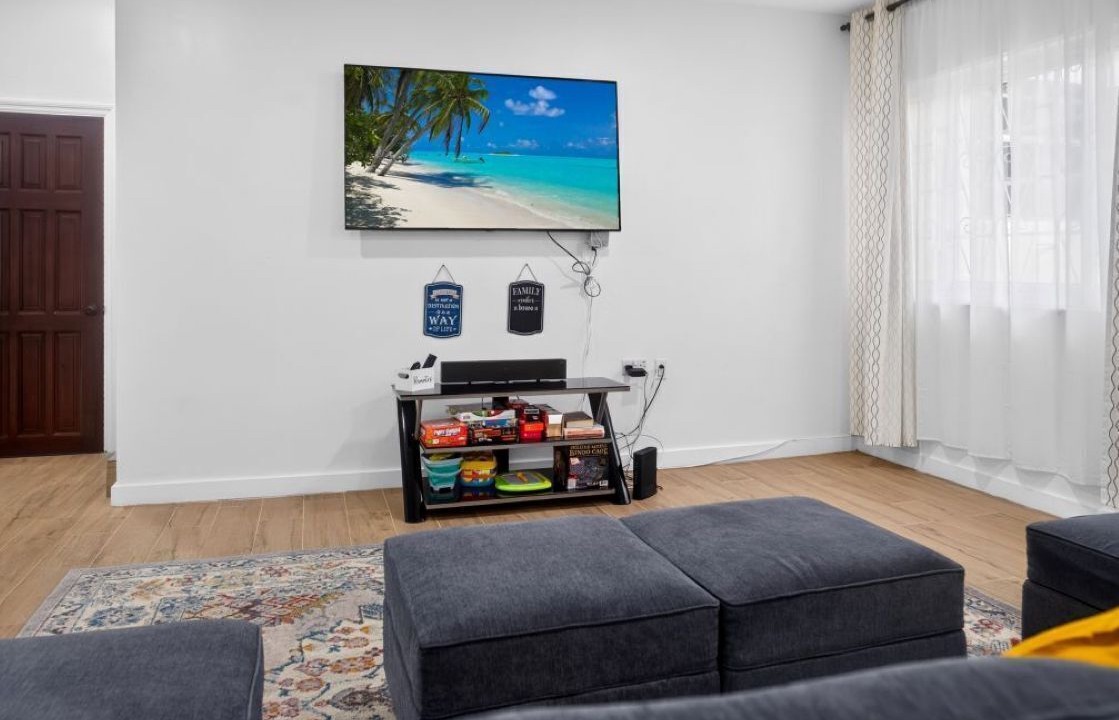 Photo of Livingroom in Pembroke