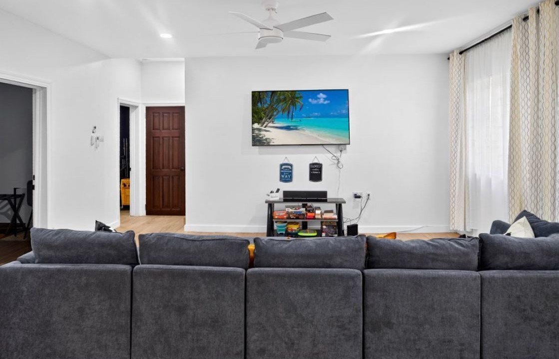Photo of Livingroom in Pembroke