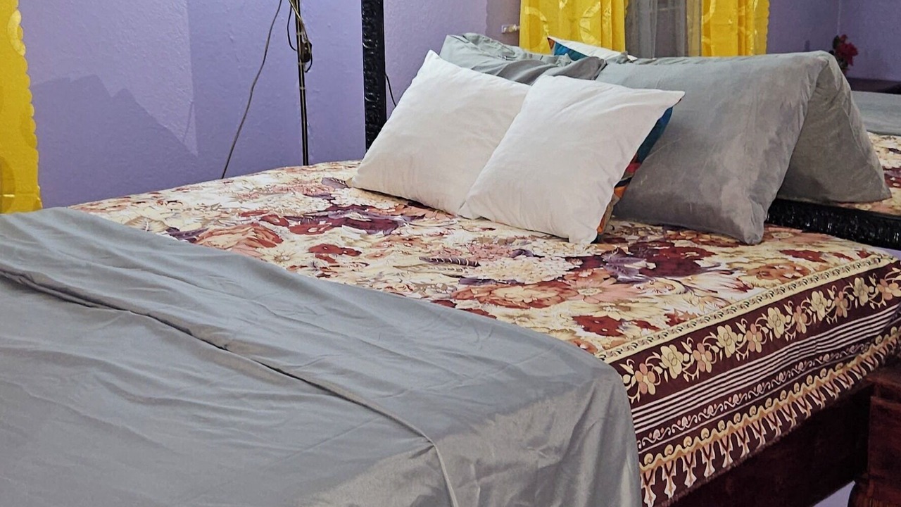 Photo of Bedroom in Spanish Town Zone