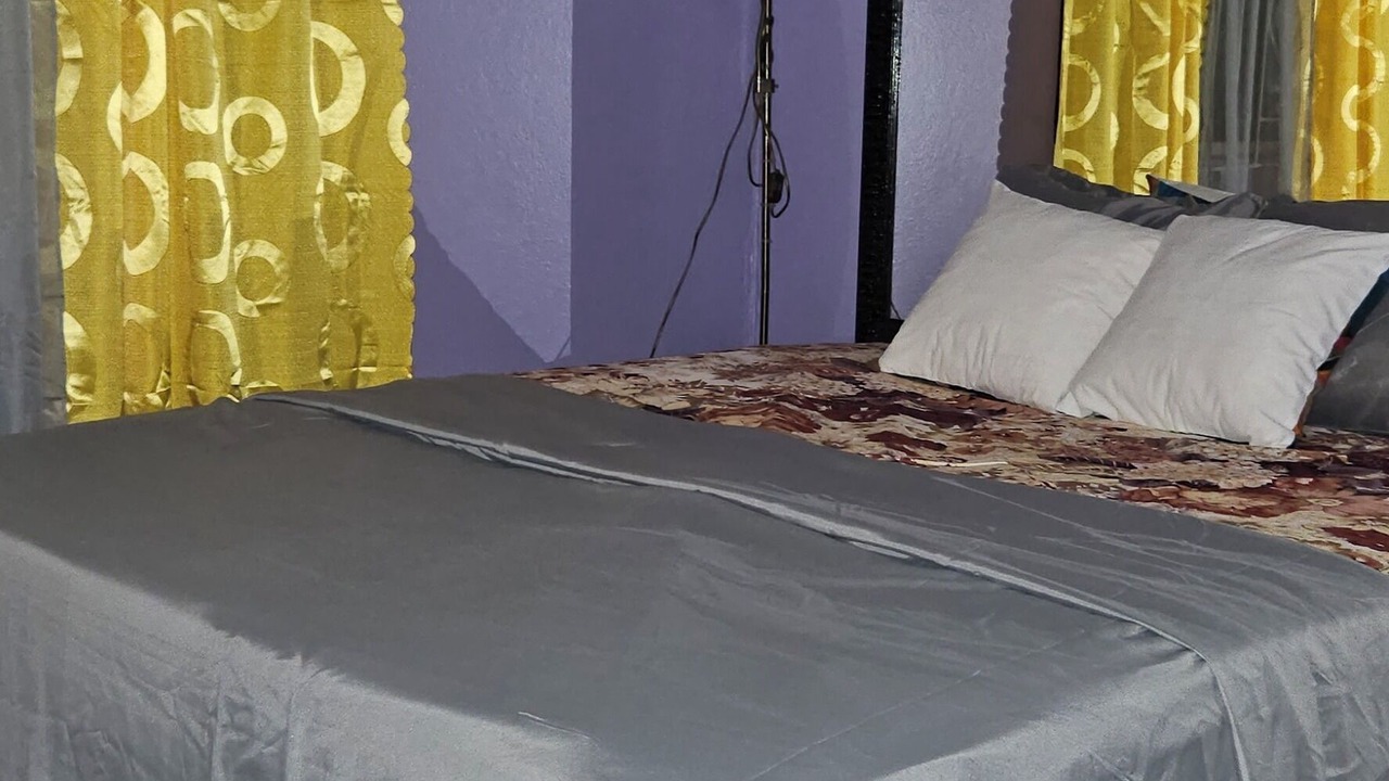 Photo of Bedroom in Spanish Town Zone