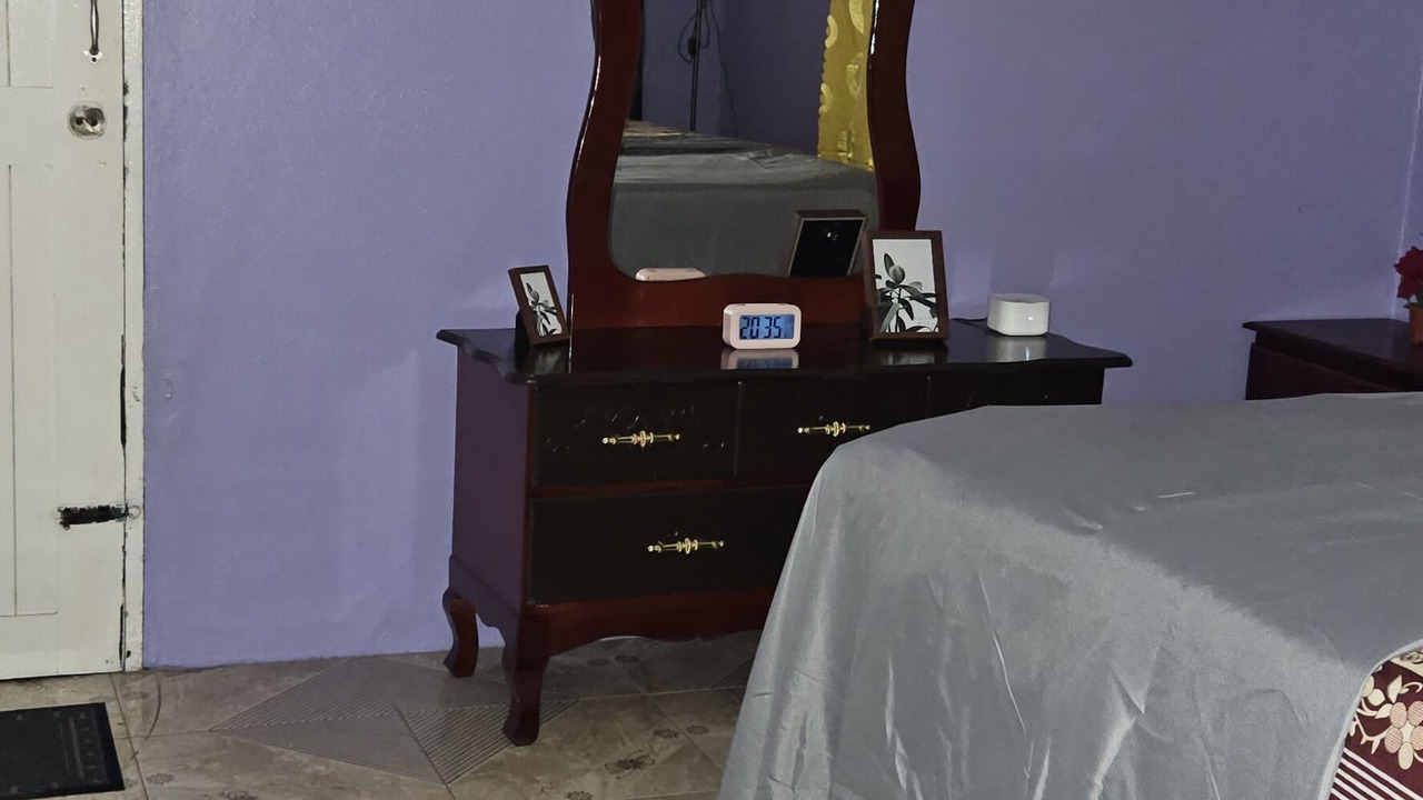 Photo of Bedroom in Spanish Town Zone
