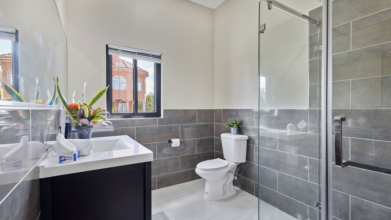 Photo of Bathroom in Tower Isle