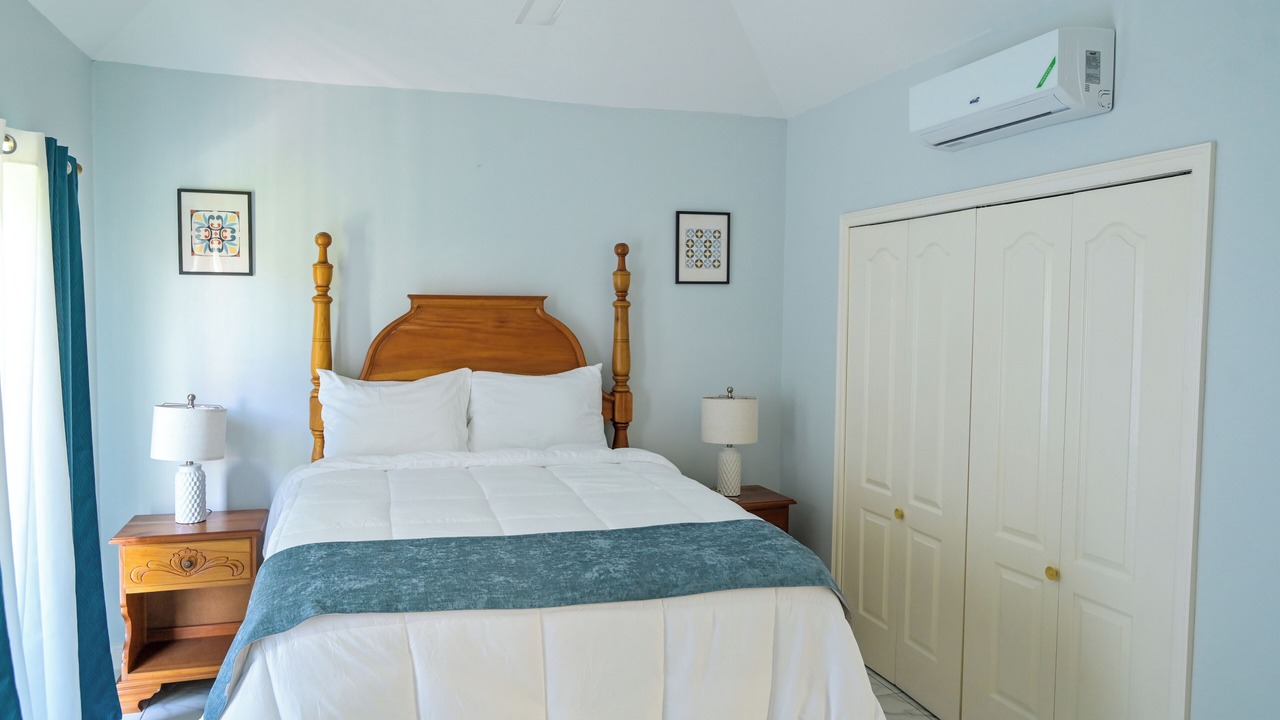 Photo of Bedroom in Orange Bay