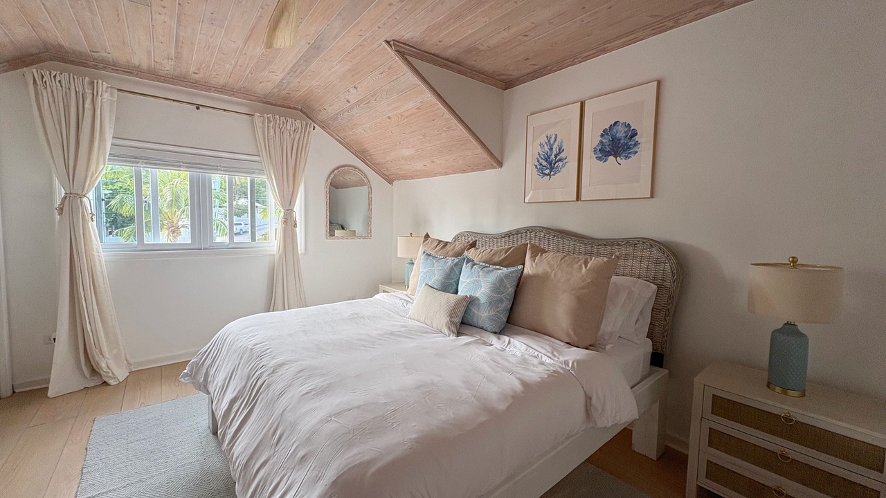 Photo of Bedroom in Dunmore Town