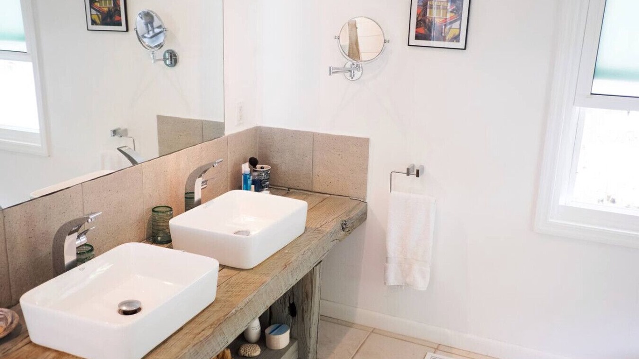 Photo of Bathroom in Governor's Harbour