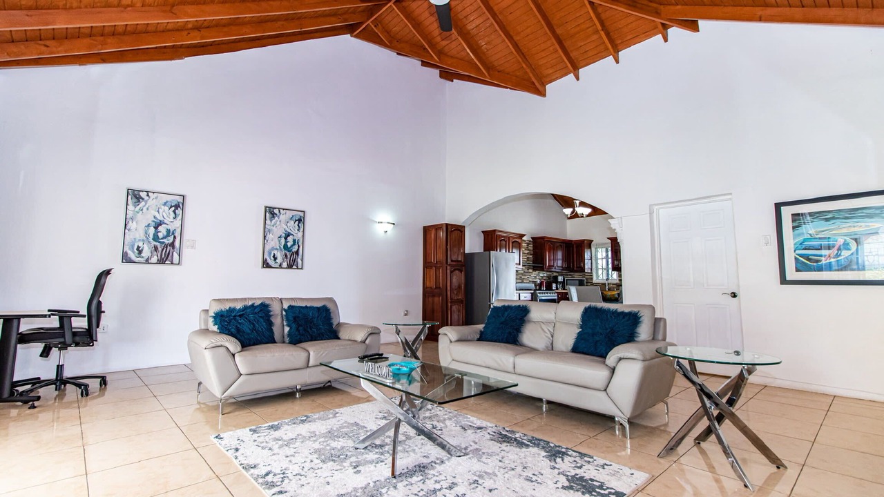 Photo of Livingroom in Runaway Bay