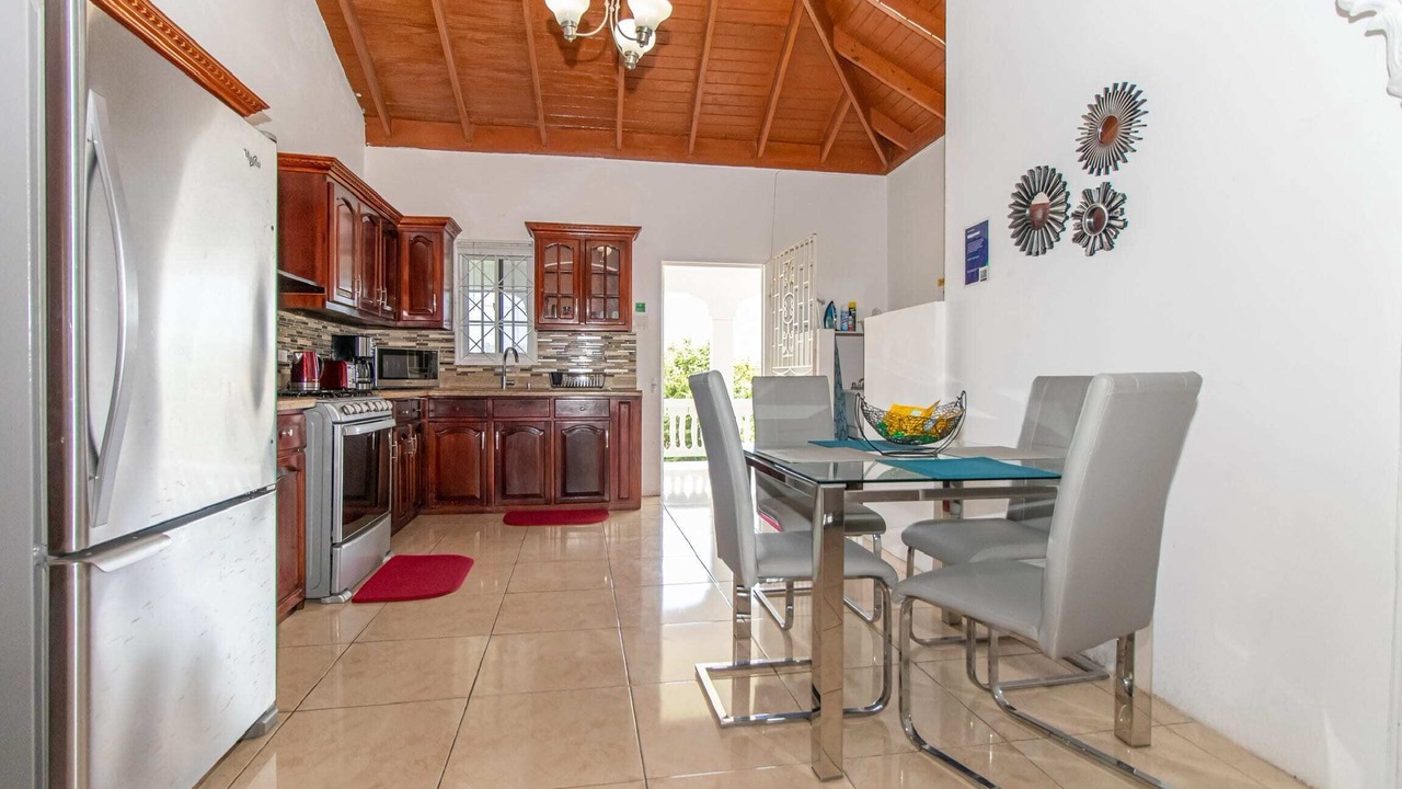 Photo of Kitchen in Runaway Bay