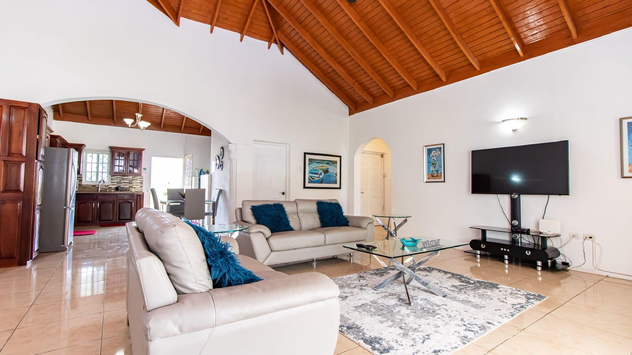 Photo of Livingroom in Runaway Bay