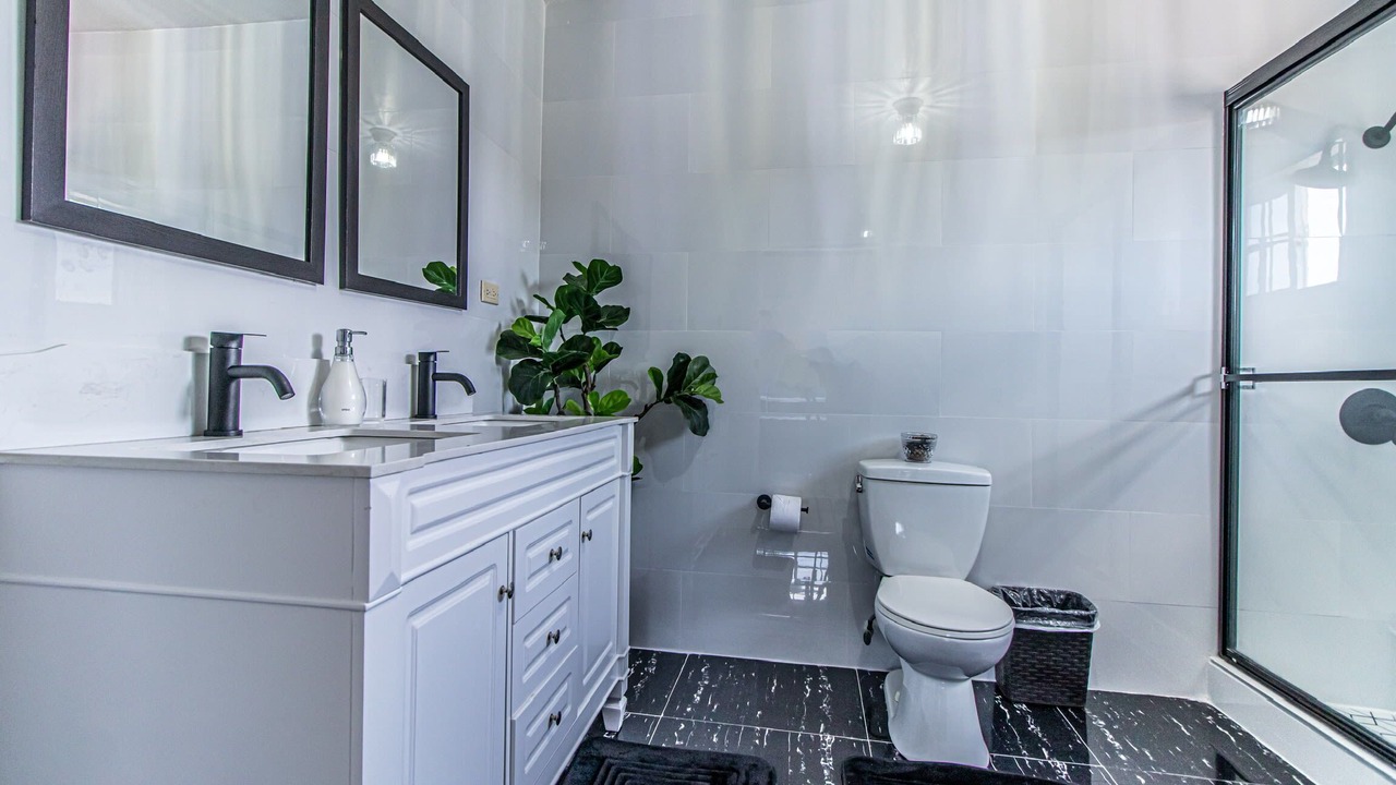 Photo of Bathroom in Runaway Bay