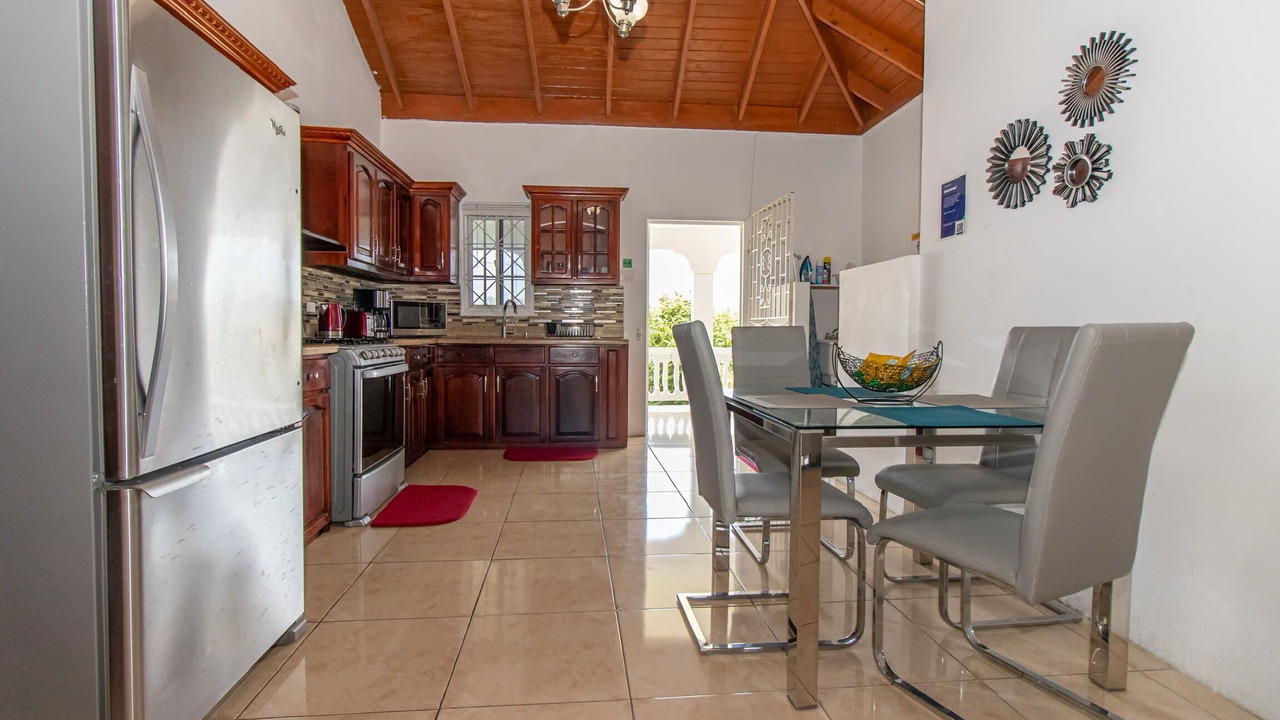 Photo of Kitchen in Runaway Bay