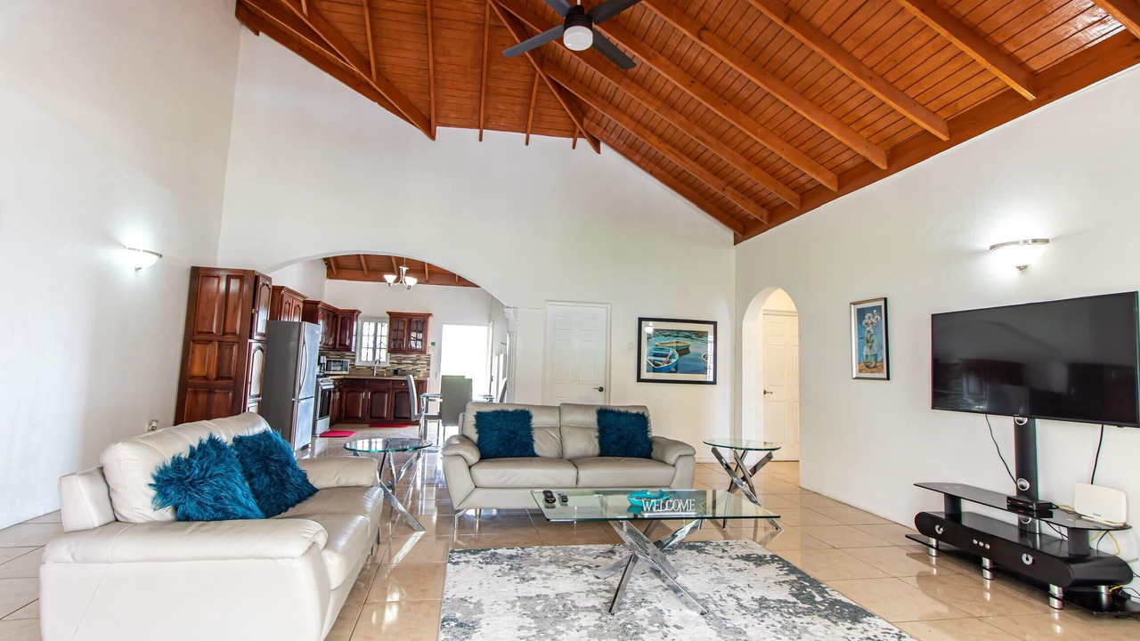 Photo of Livingroom in Runaway Bay