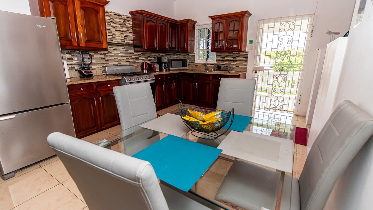 Photo of Kitchen in Runaway Bay