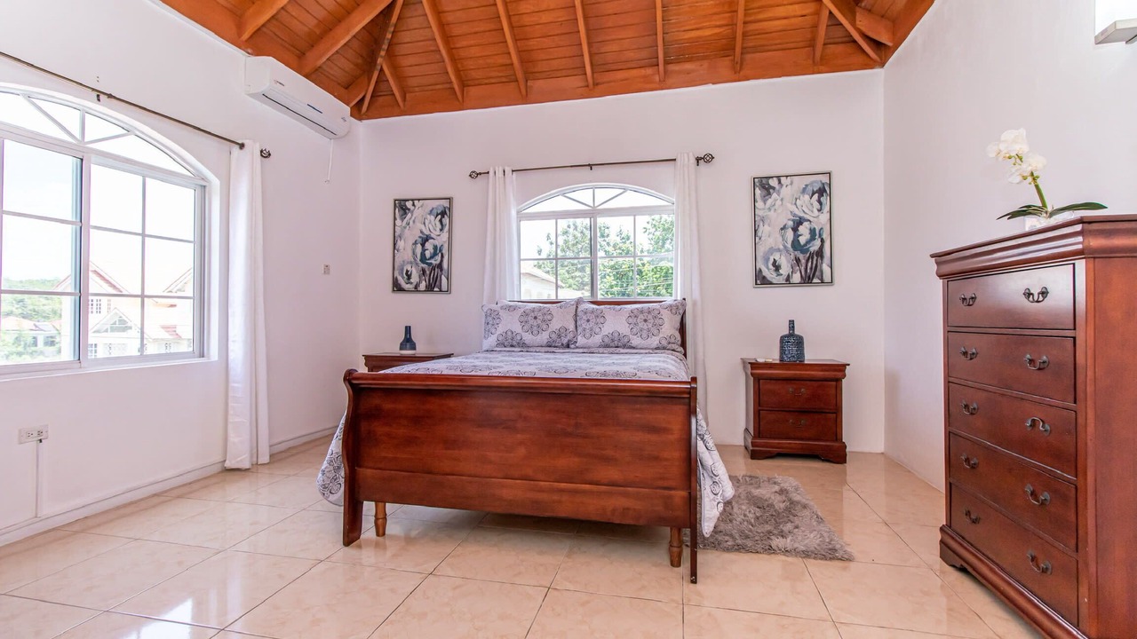 Photo of Bedroom in Runaway Bay