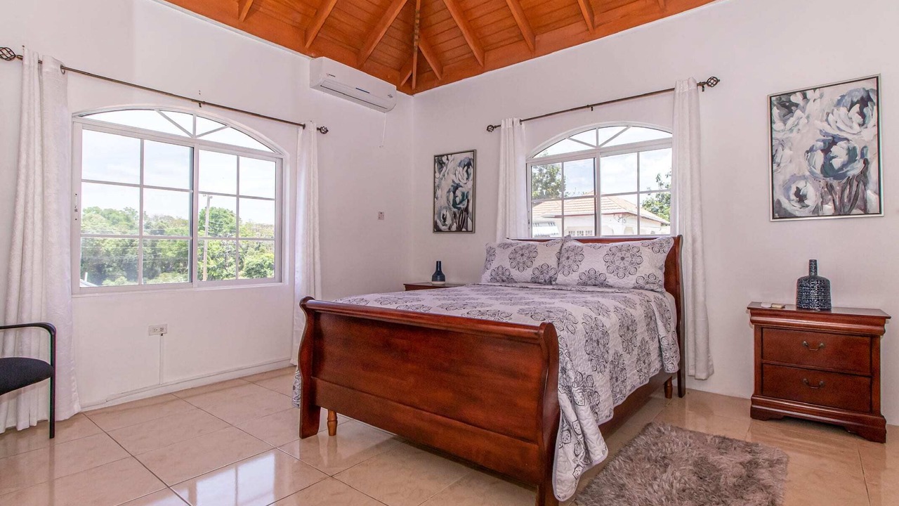 Photo of Bedroom in Runaway Bay
