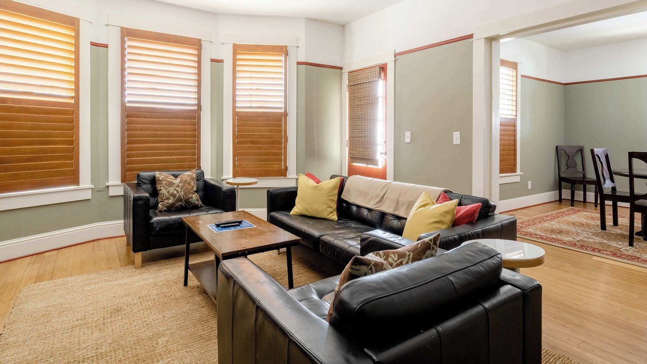 Photo of Livingroom in Buckman Neighborhood
