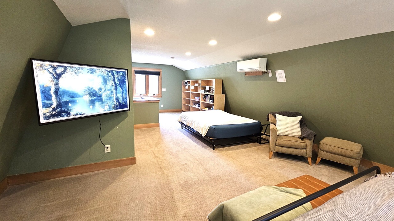 Photo of Bedroom in Molalla