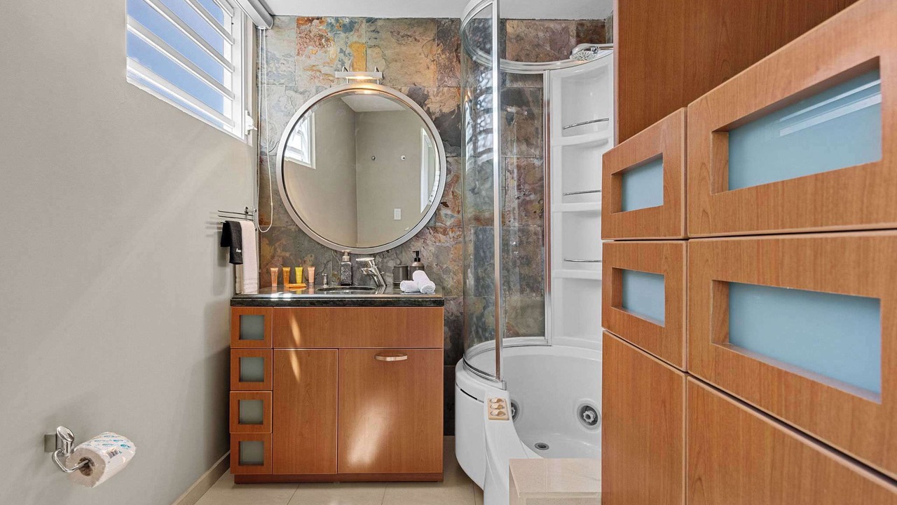 Photo of Bathroom in Parque