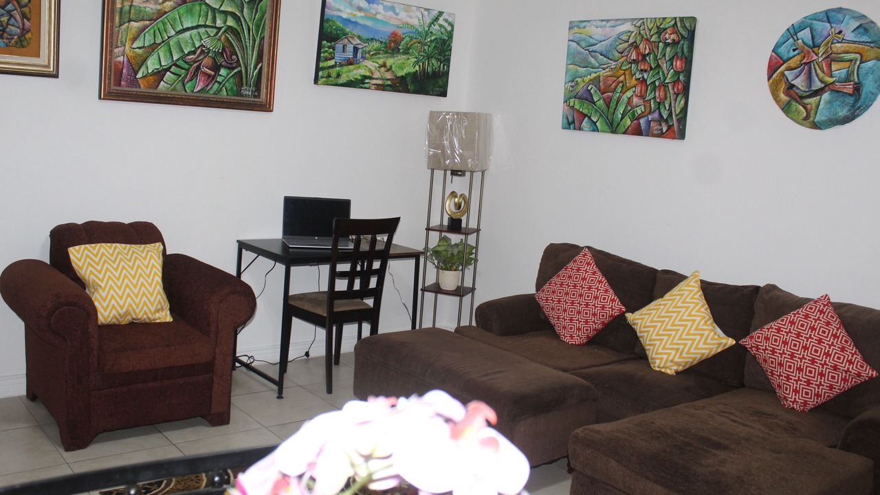 Photo of Livingroom in Eden Gardens