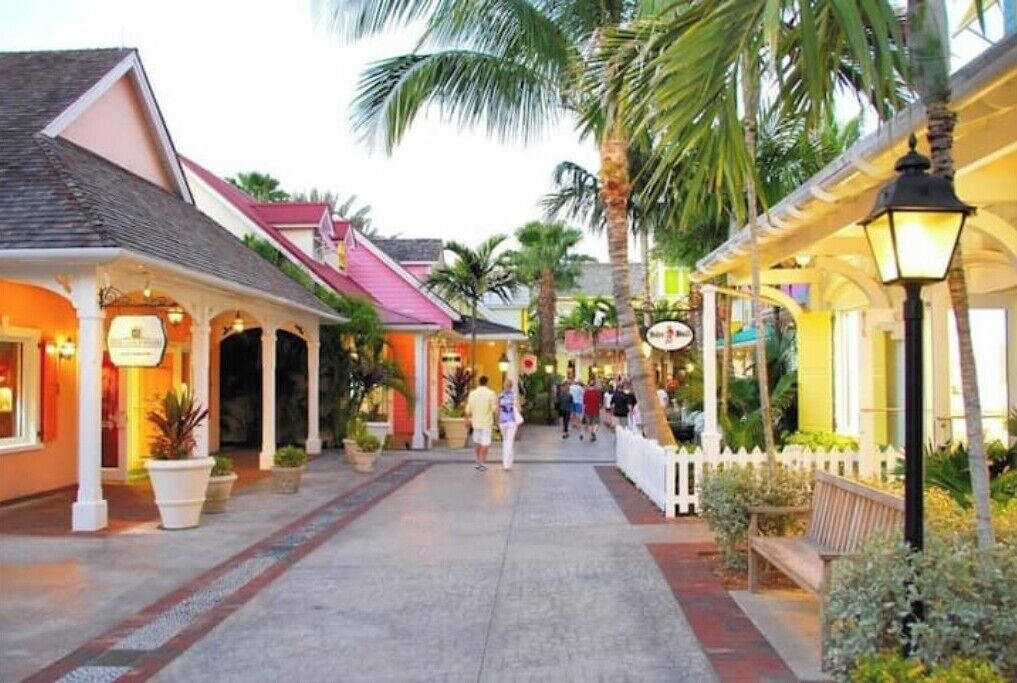 Photo of Others in Paradise Island