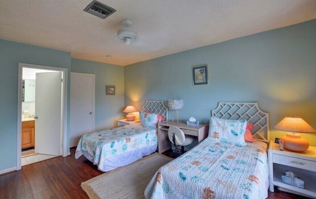 Photo of Bedroom in Paradise Island