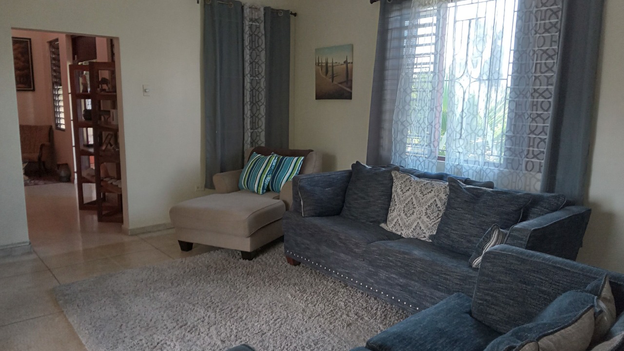 Photo of Livingroom in Beverly Hills