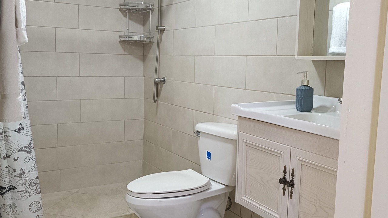 Photo of Bathroom in Oranjestad