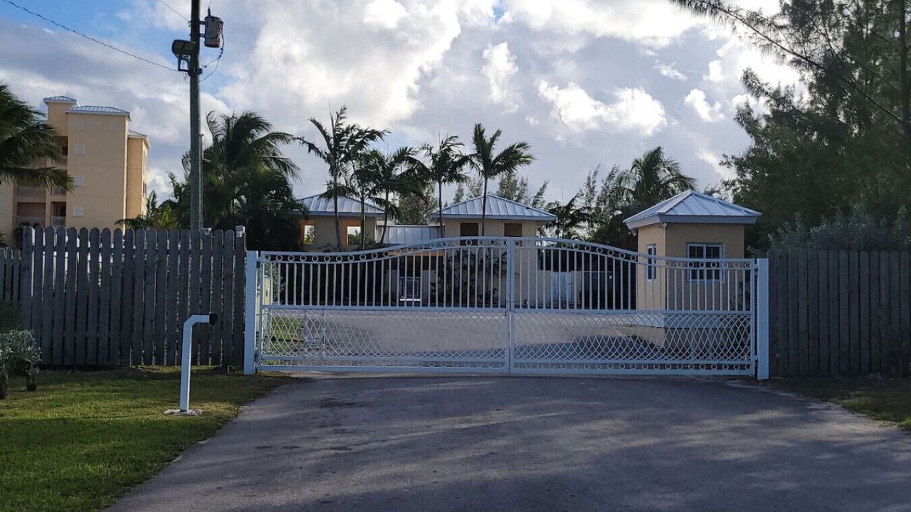 Photo of Others in Bahamia West