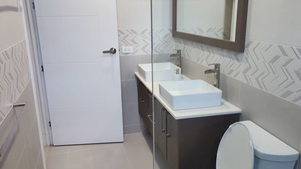 Photo of Bathroom in Eastwood Park