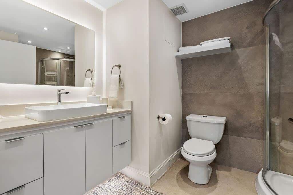 Photo of Bathroom in Mameyes II
