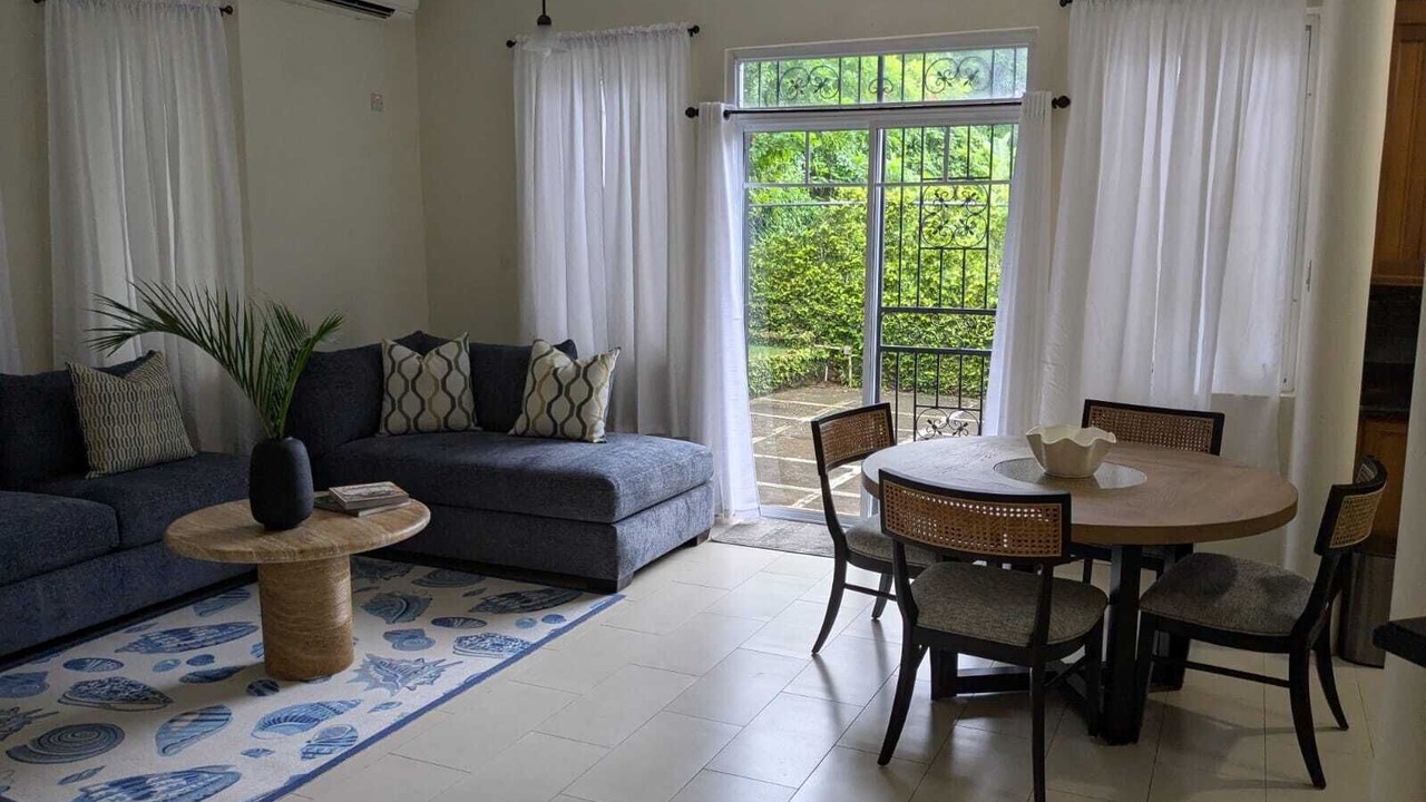 Photo of Livingroom in Runaway Bay