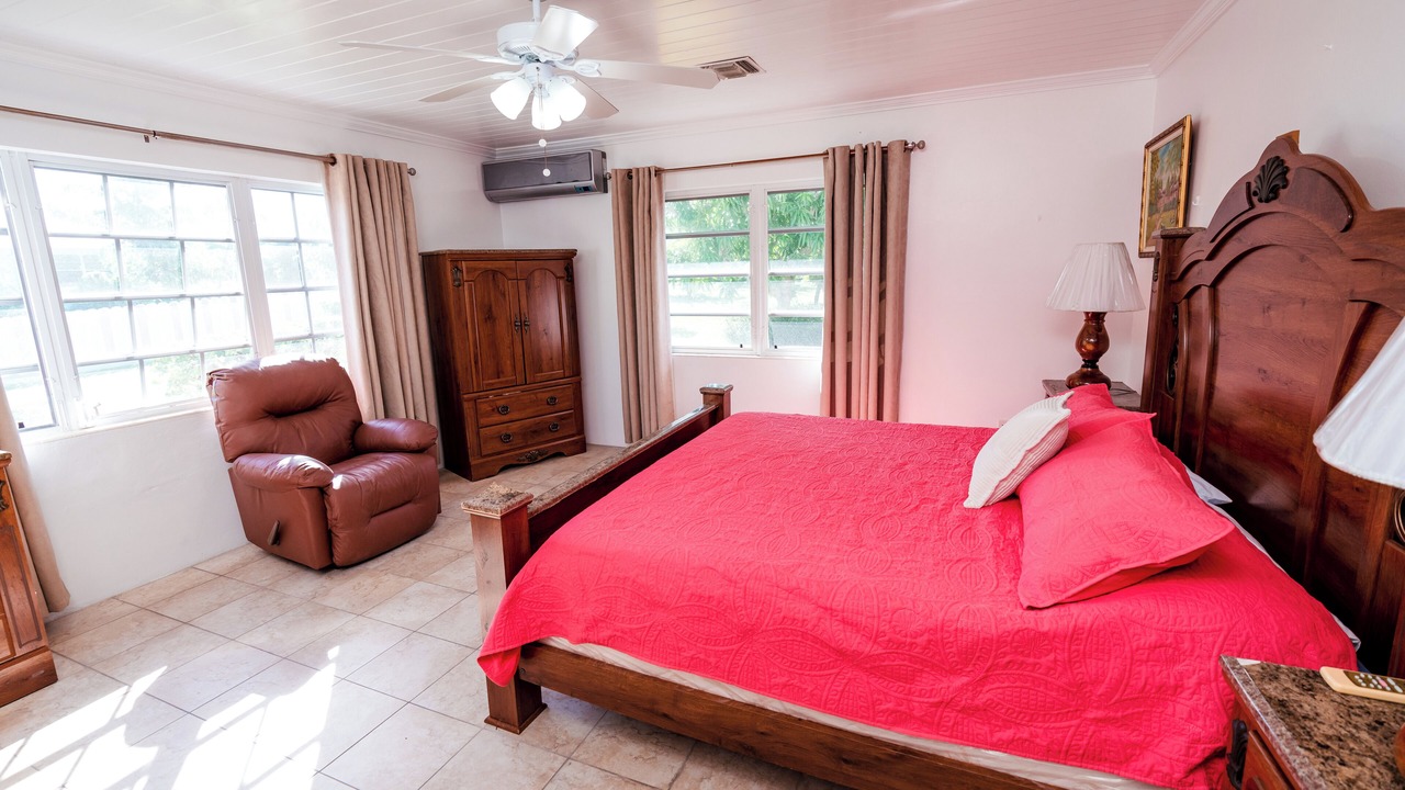 Photo of Bedroom in Spanish Wells