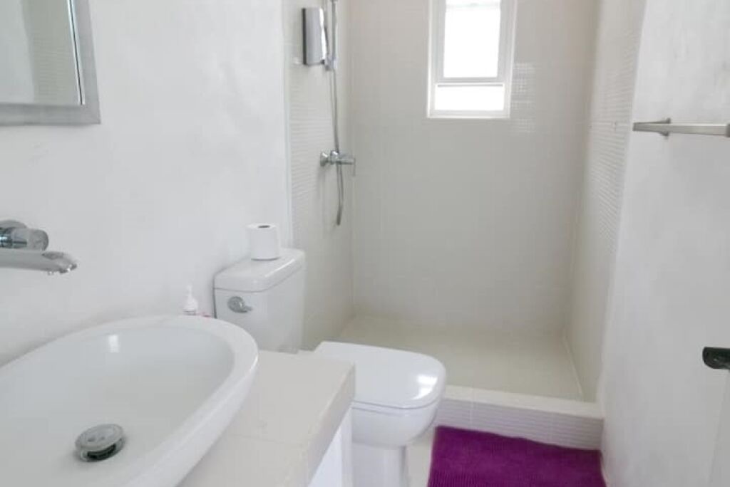 Photo of Bathroom in Calivigny