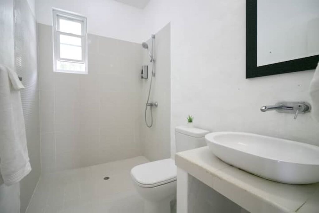 Photo of Bathroom in Calivigny