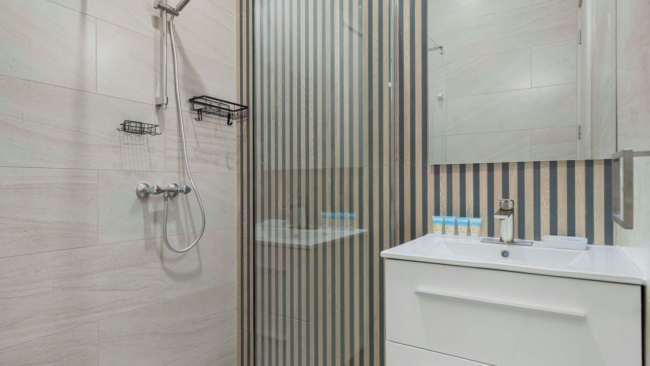 Photo of Bathroom in Oranjestad